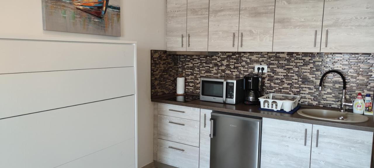 Studio Apartment Novi Vinodolski Bagian luar foto