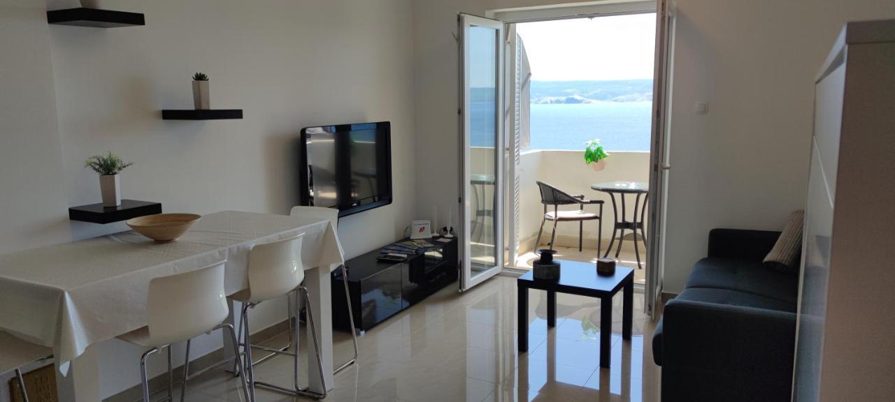 Studio Apartment Novi Vinodolski Bagian luar foto